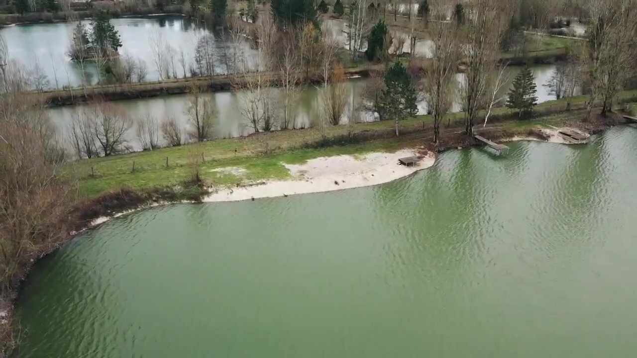 Le Carpodrôme, étang de pêche de 1,8ha à Rumilly-lès-Vaudes, Aube (10) - Domaine de Rumilly