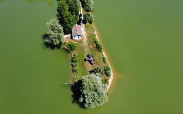Homar Lake <span>Étang de pêche de 7ha à Rumilly-lès-Vaudes, Aube (10)</span>