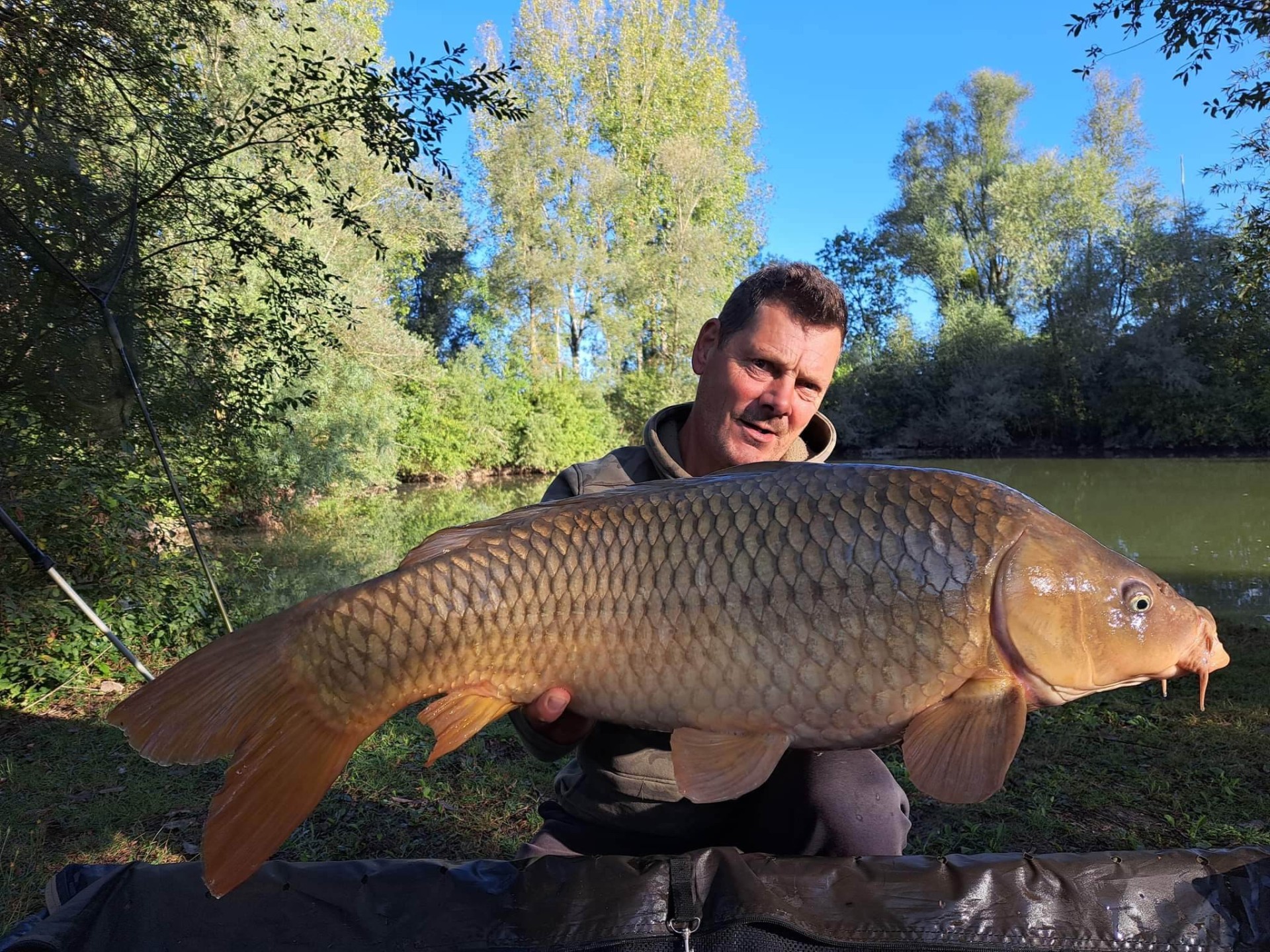 Paradise Lake, étang de pêche de 1,6ha à Rumilly-lès-Vaudes, Aube (10)